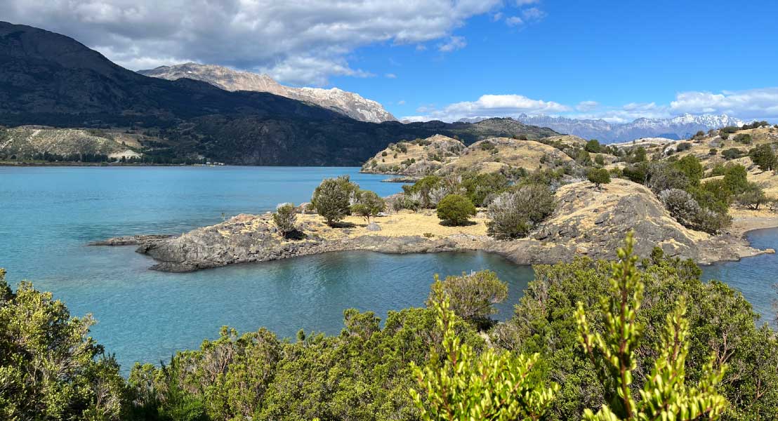 Isla Arrayanes y Domo — islas y penínsulas sobre las aguas turquesa del Lago General Carrera